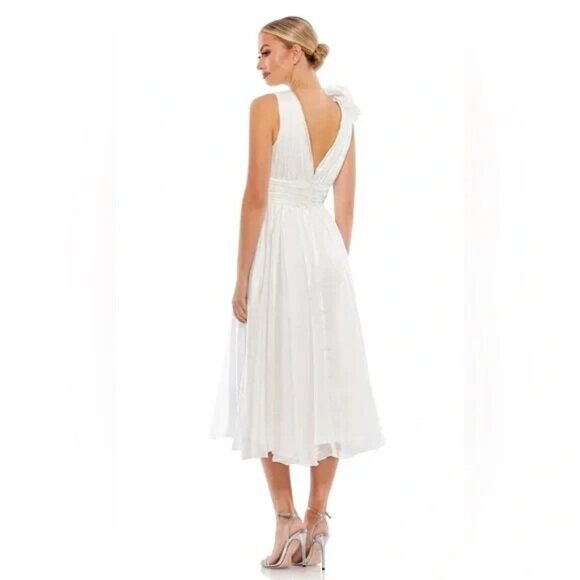 V-neckline Alluring Midi Dress by Mac Duggal 70165 Size 6 (See model pictures) - Picture 5 of 10